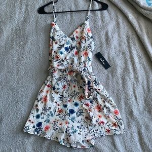 Lulu’s Floral spaghetti Strap Romper - NWT